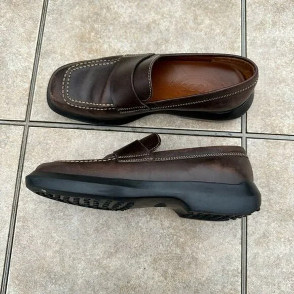 Tod's Women's Brown Leather Driving Loafers